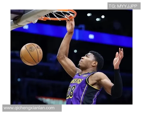 詹姆斯持球推进 助攻八村塁轻松扣篮 詹姆斯持球推进 助攻八村塁轻松扣篮