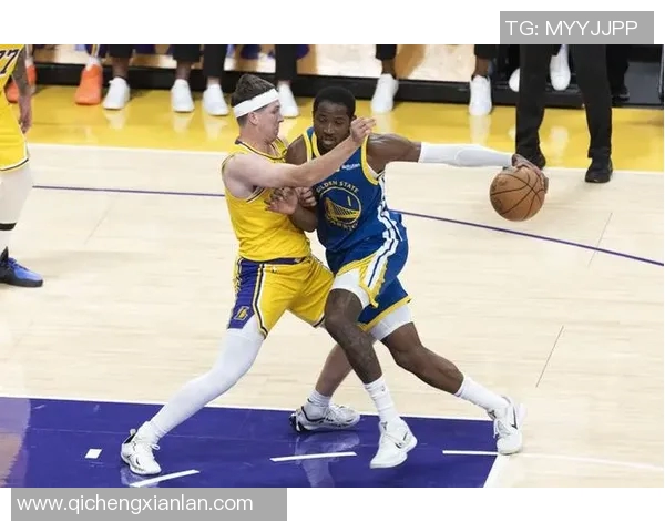 科尔对目前表现满意:“我们开始感觉自己像一支真正的球队” 科尔对目前表现满意:“我们开始感觉自己像一支真正的球队”