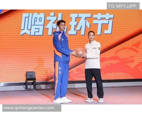 来现场围观福建男篮出征仪式啦!气氛超燃,期待小伙子们新赛季打出好成绩! 来现场围观福建男篮出征仪式啦!气氛超燃,期待小伙子们新赛季打出好成绩!